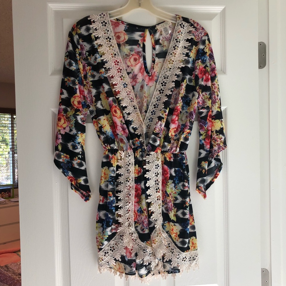 💥 Floral Laced Romper💥